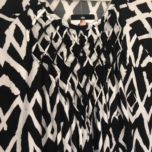 Premise Black & White Print Capped Sleeve Size Small Top - Picture 3 of 8